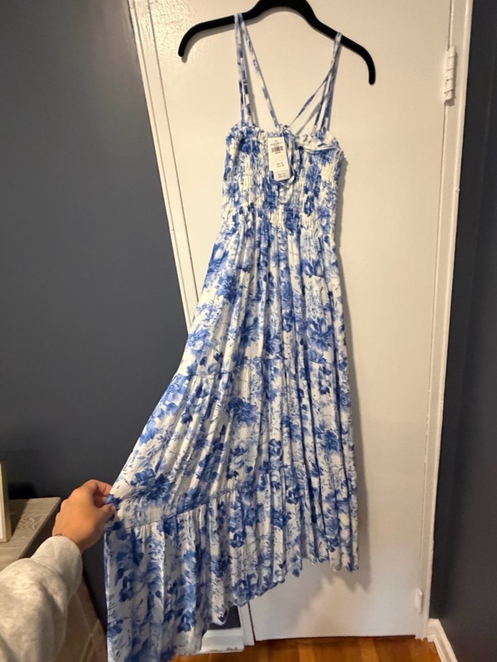 Abercrombie & Fitch Blue and White Floral Maxi Dress - Picture 3 of 5